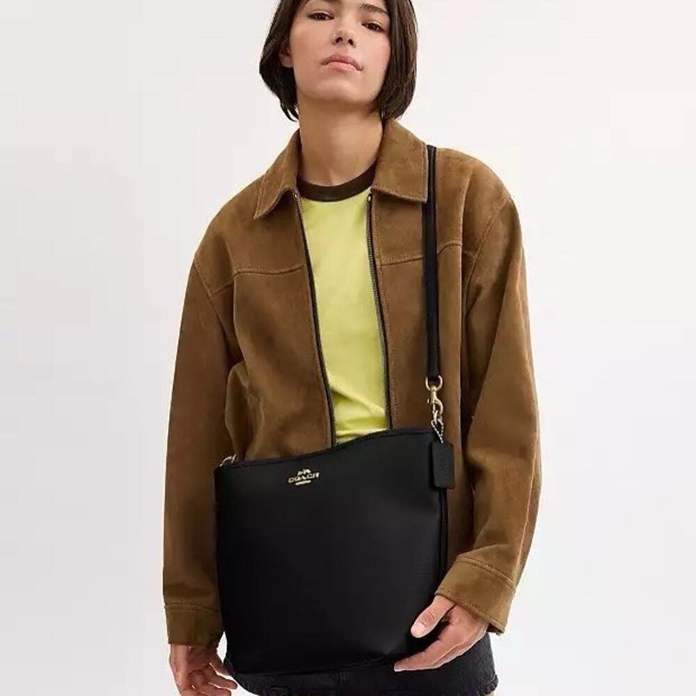 Sold NWT Coach CT803 Leather City Large Bucket Bag Gold/Black - Picture 7 of 11